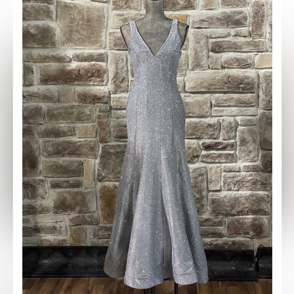 Sequin Hearts Silver Gown - Picture 2 of 10
